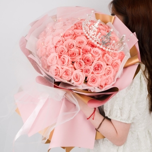 ��������-52֦������õ�壬����1���ʹ�+1���ʵ� ��װ���ڳİ�ɫѩ��ֽ����Χ��ɫŷ��ֽ����ɴ���侫����װ��ͬɫϵ�д�����